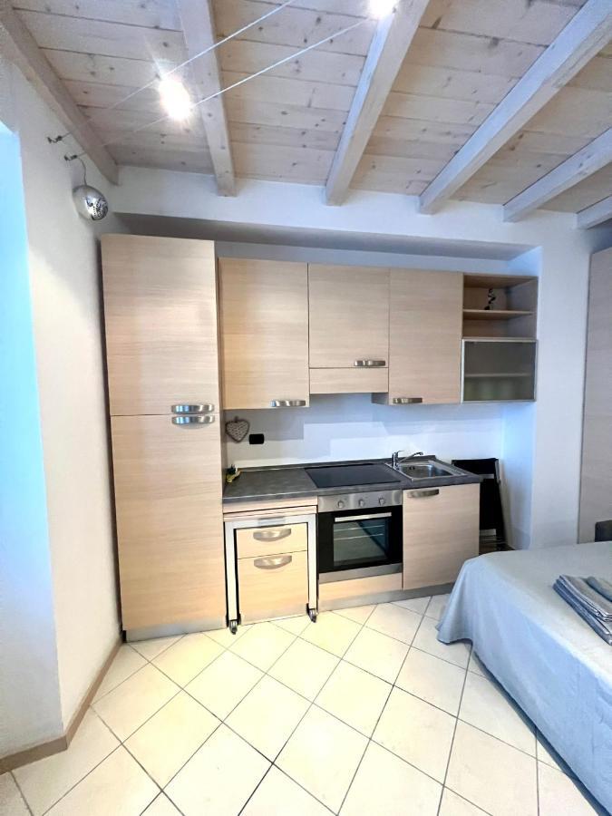 Rossi Lake Couple Oliveto Lario Exterior foto